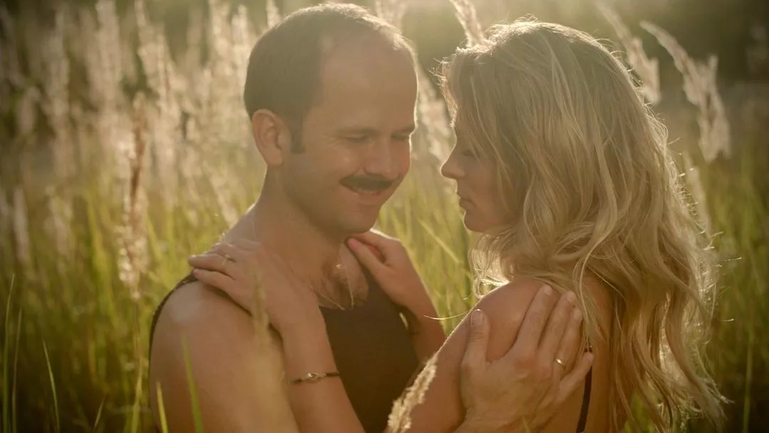 Namiętna i bardzo gorąca sesja w zbożu! Sławomir i Kajra rozbudzili wyobraźnię fanów!
